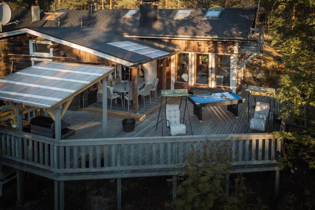Sirpa'S Artistic Nuuksio Retreat With Heated Pool Villa Espoo Bagian luar foto