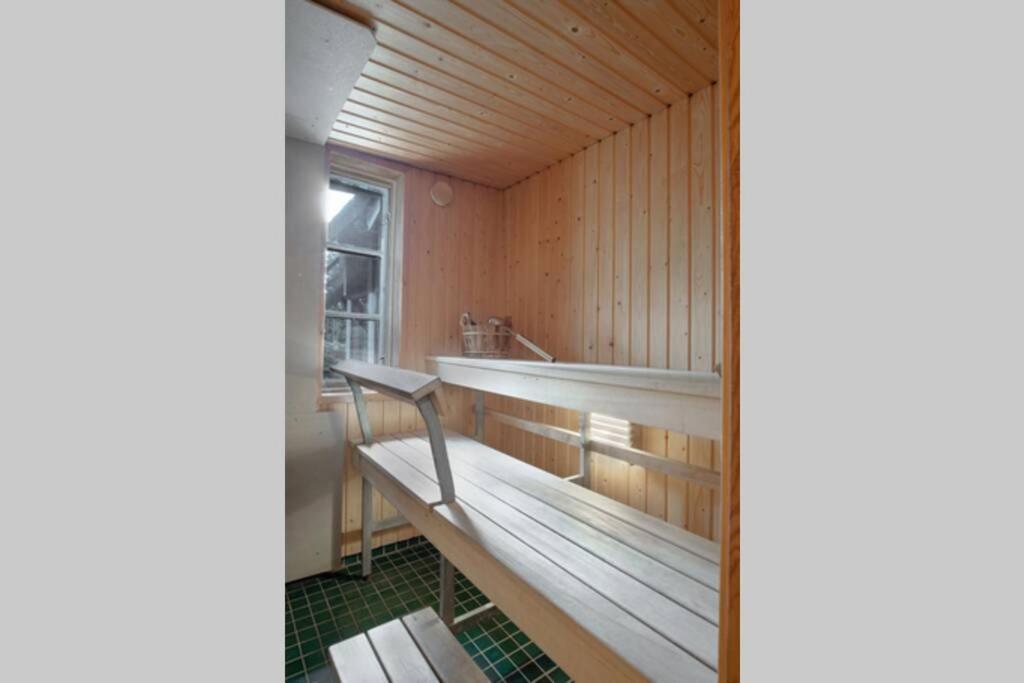 Sirpa'S Artistic Nuuksio Retreat With Heated Pool Villa Espoo Bagian luar foto