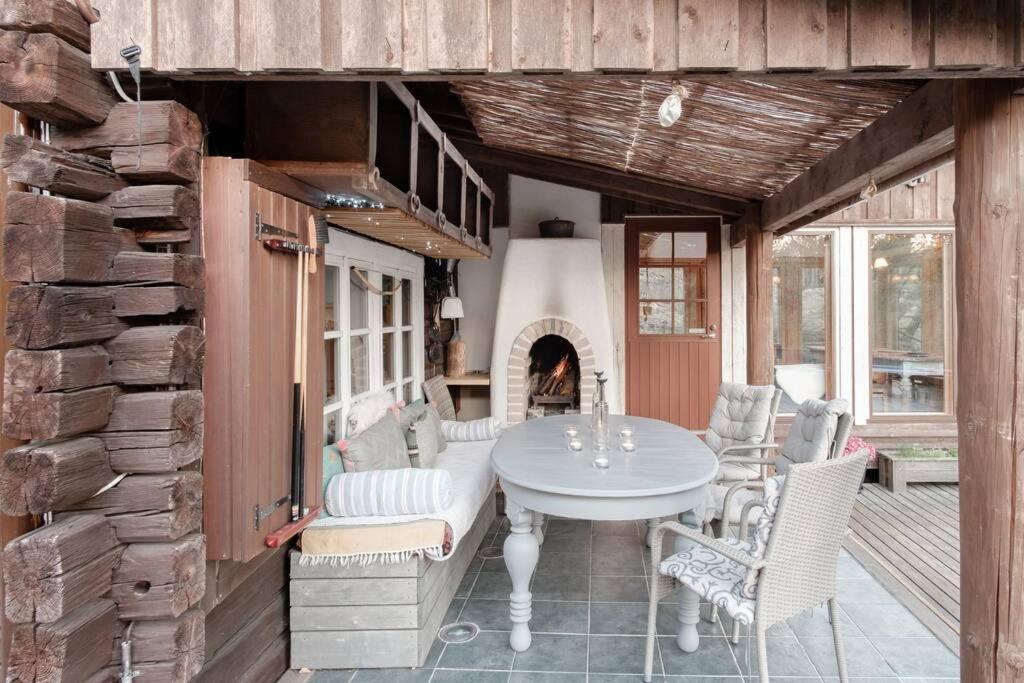 Sirpa'S Artistic Nuuksio Retreat With Heated Pool Villa Espoo Bagian luar foto