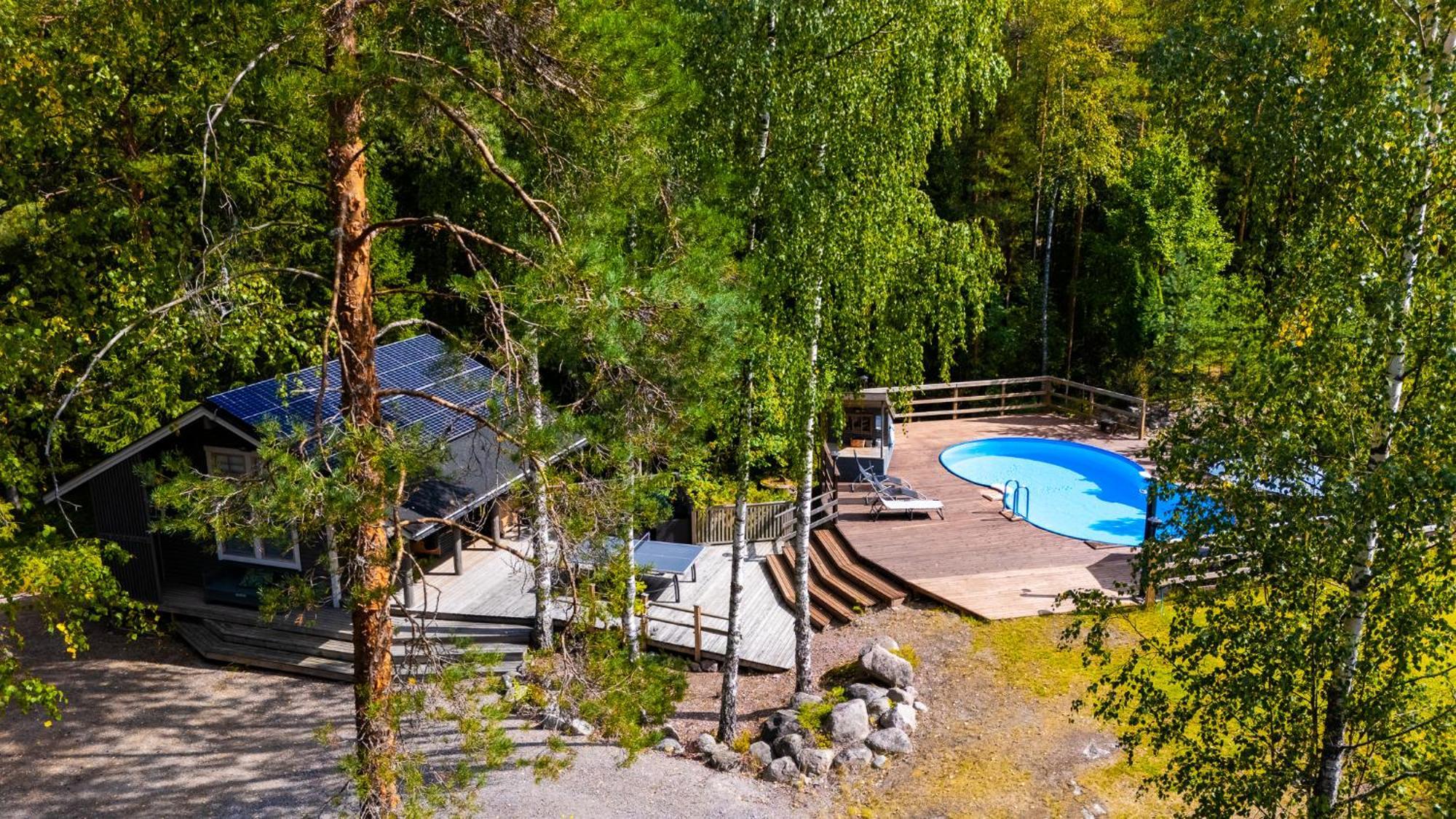 Sirpa'S Artistic Nuuksio Retreat With Heated Pool Villa Espoo Bagian luar foto