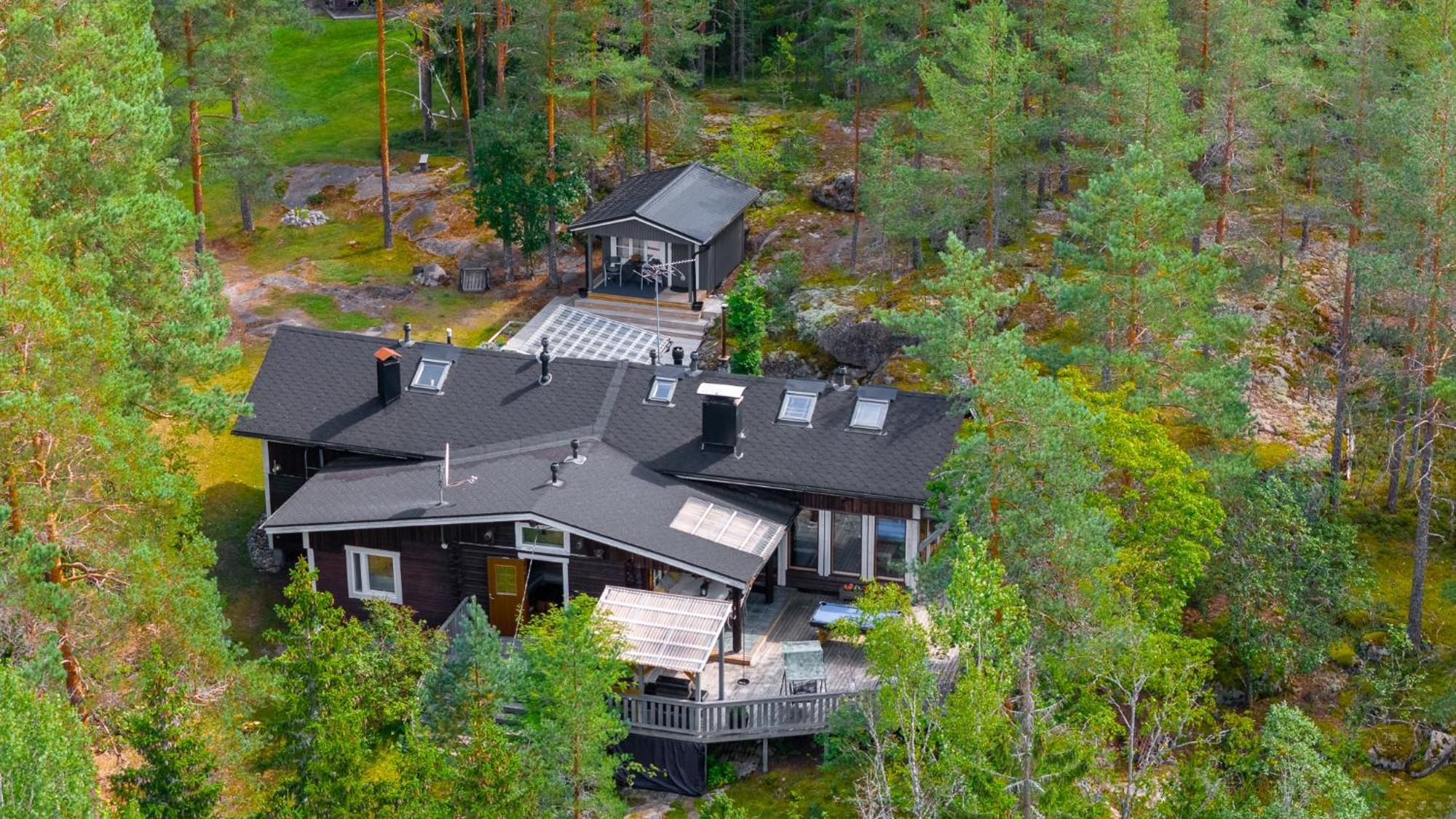 Sirpa'S Artistic Nuuksio Retreat With Heated Pool Villa Espoo Bagian luar foto