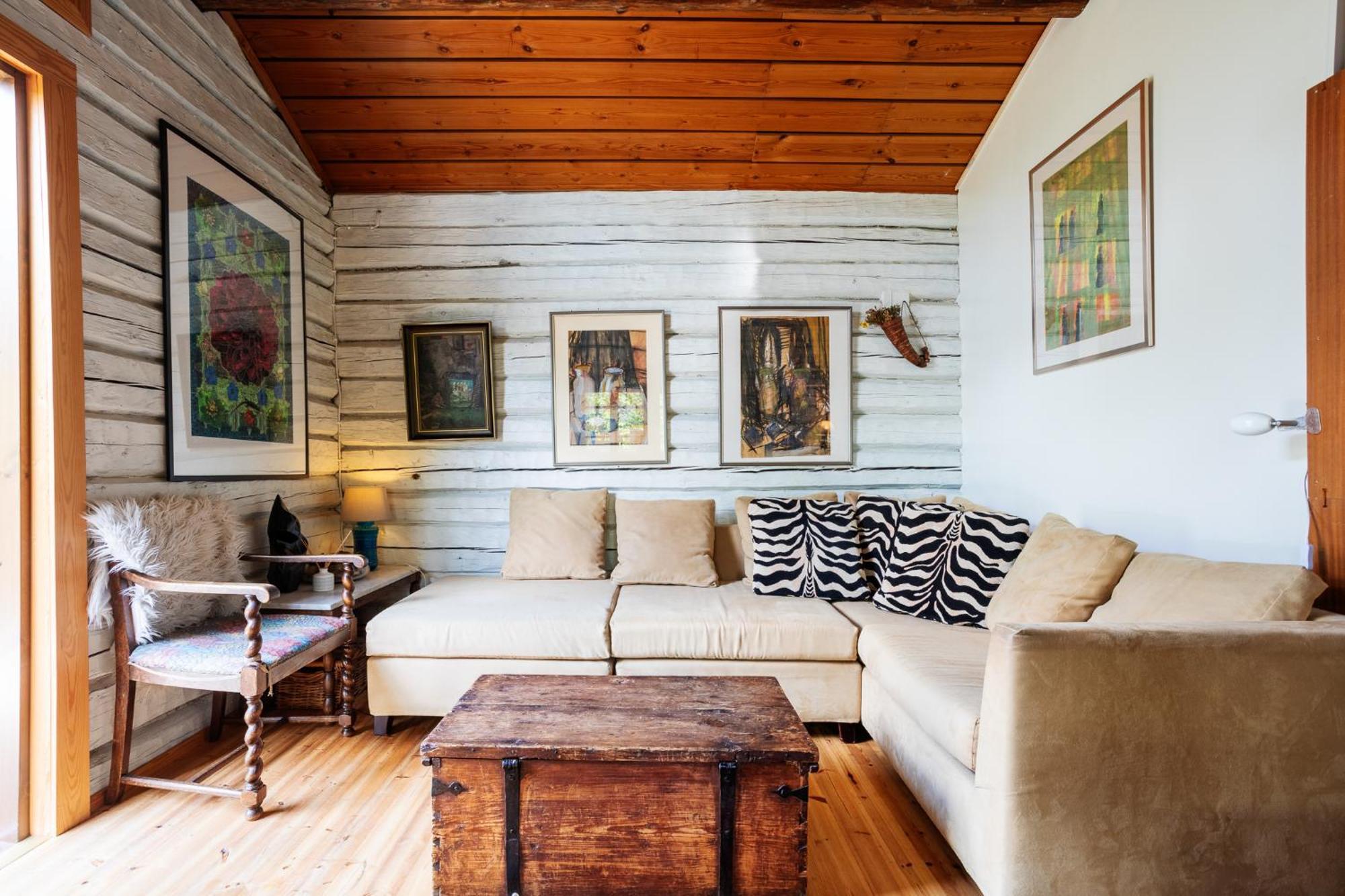 Sirpa'S Artistic Nuuksio Retreat With Heated Pool Villa Espoo Bagian luar foto